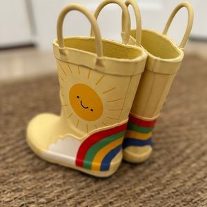 Rain boots 🌈